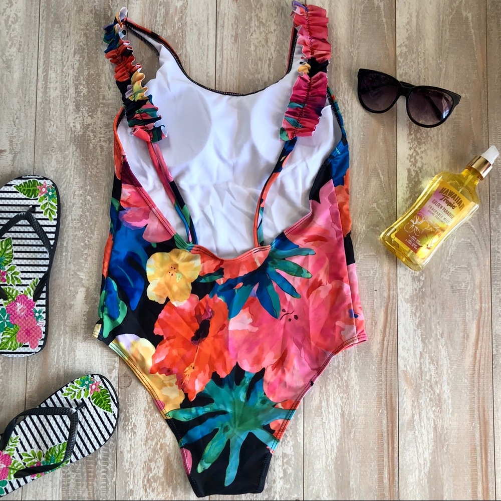 NWT Women flower printed one piece - Picture 4 of 6